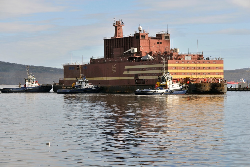 Floating nuclear power unit Lomonosov has arrived in Murmansk to be loaded with fuel